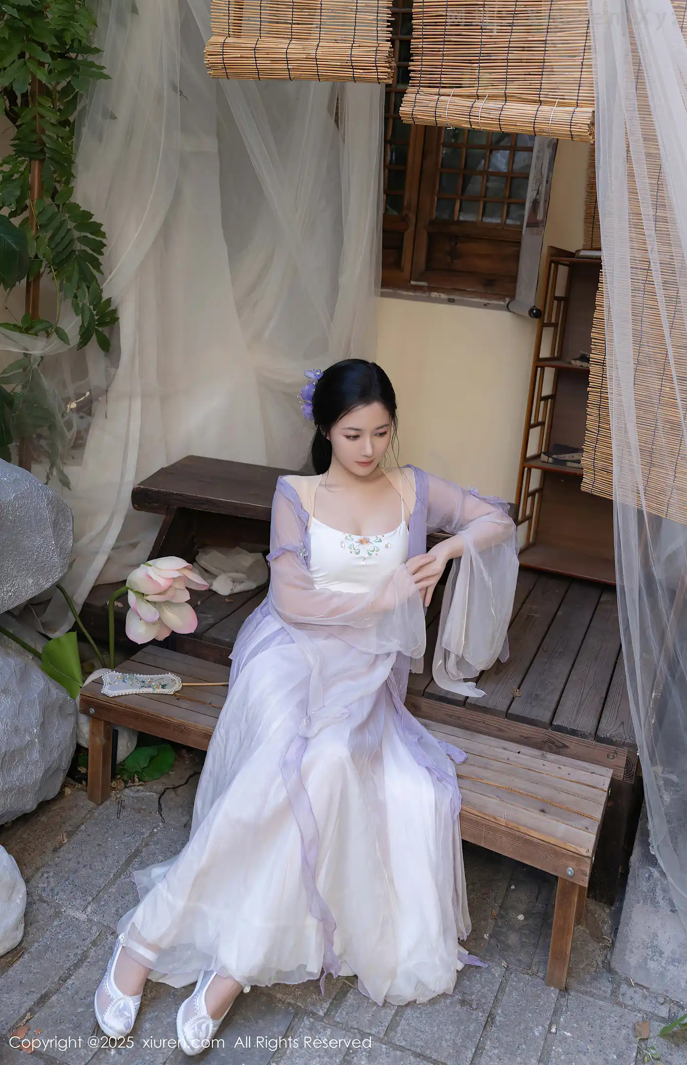 图片[6]-[XiuRen秀人网] VOL.10737 模特鱼子酱Fish性感紫色连衣裙配白色丝袜秀曼妙身姿诱惑写真74P-秀人网官方网站